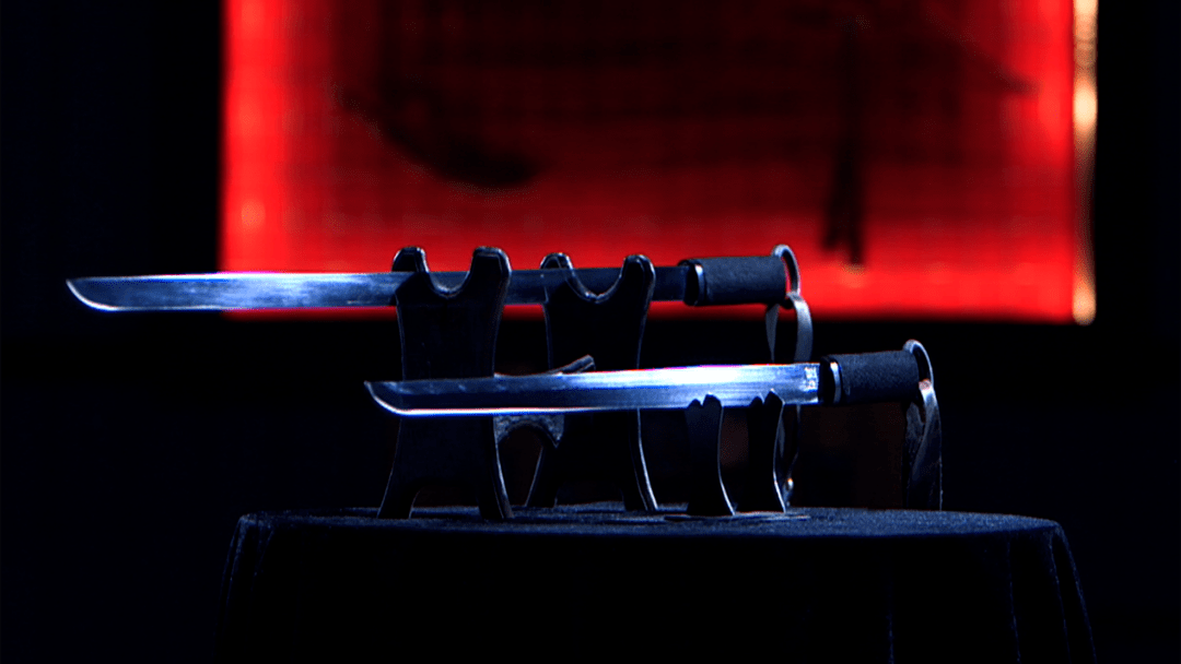 与此同时,斩首工具也得到了长足的发展,从汉朝的环首刀到清朝所用的