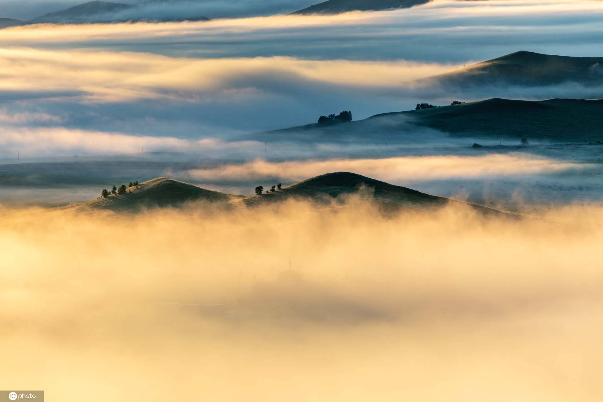 立秋时节乌兰布统晨雾弥漫宛如仙境