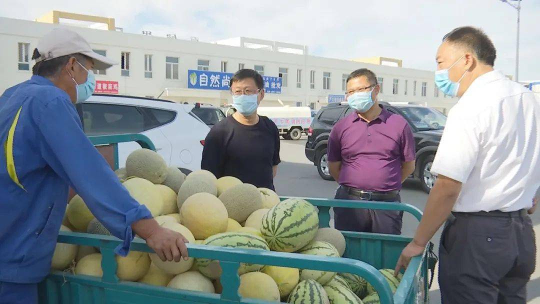 七师胡杨河市党委常委副政委政法委书记李江来一三七团调研物资保障