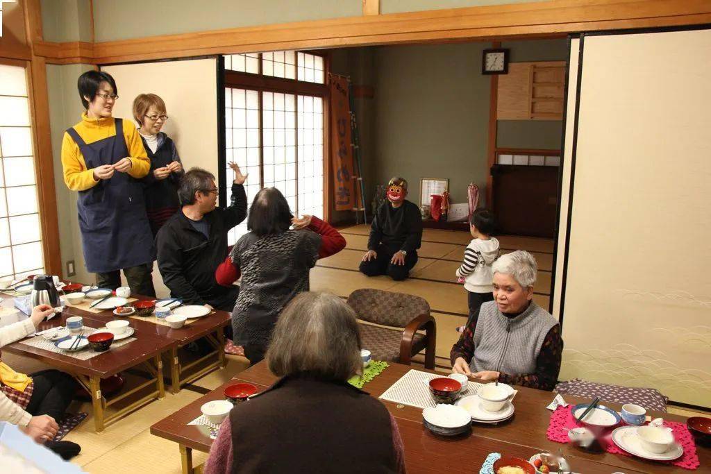 为什么日本人要跪坐而且还可以长时间跪坐他们的腿不麻嘛