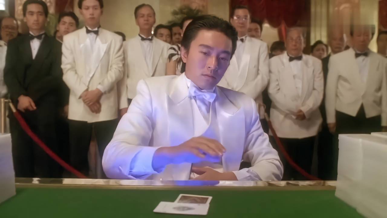 说好的香港赌片结果让星爷搞成搓牌比赛还来两张白板