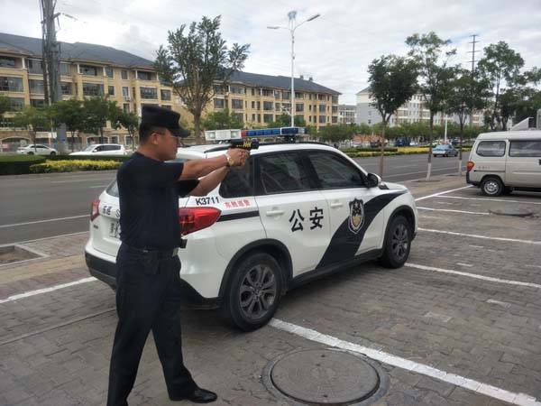 中国警察电击枪图片