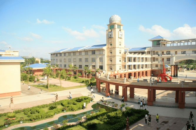 的未来打好基础丰富的教育资源,区域文脉深厚靠近钦州市二中,钦州八中