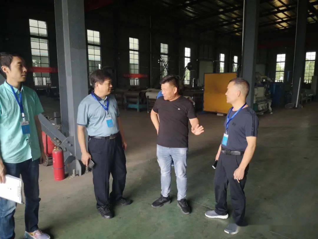 8月11日,长葛市应急管理局副局长邵喜磊带领第十八检查组一行5人到