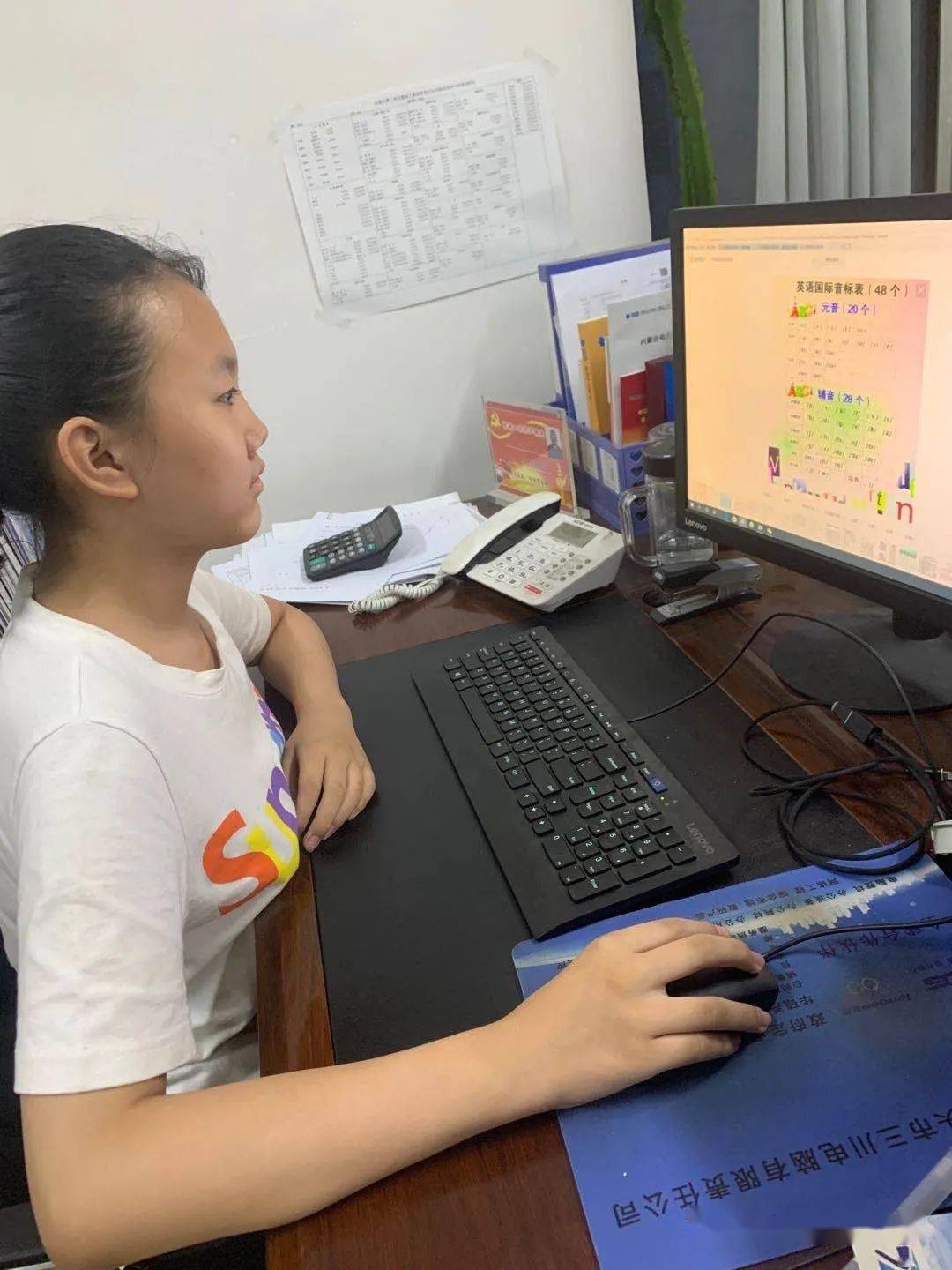 要充分的利用互联网的优势来学习,在学习遇到困难时,可以上网查资料