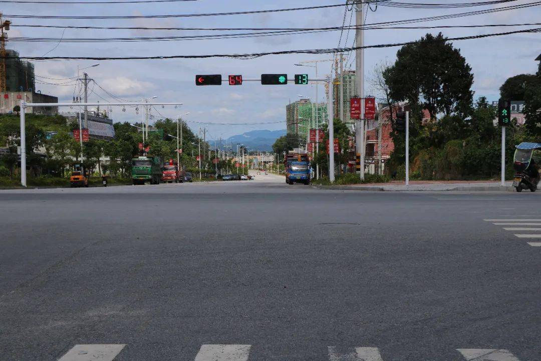 通城这些路新设红绿灯!快看看都在哪?_大道