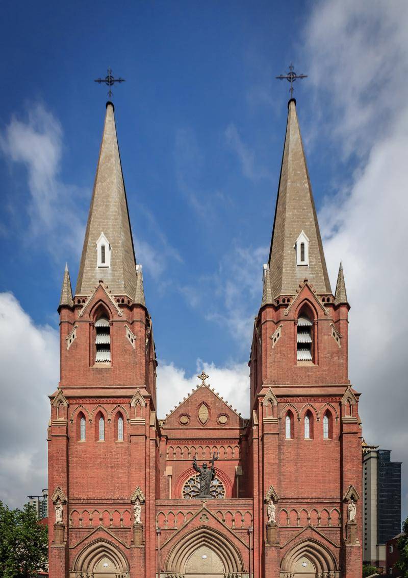 《这里是上海：建筑可阅读》：去一座座标志性建筑认识上海_城市