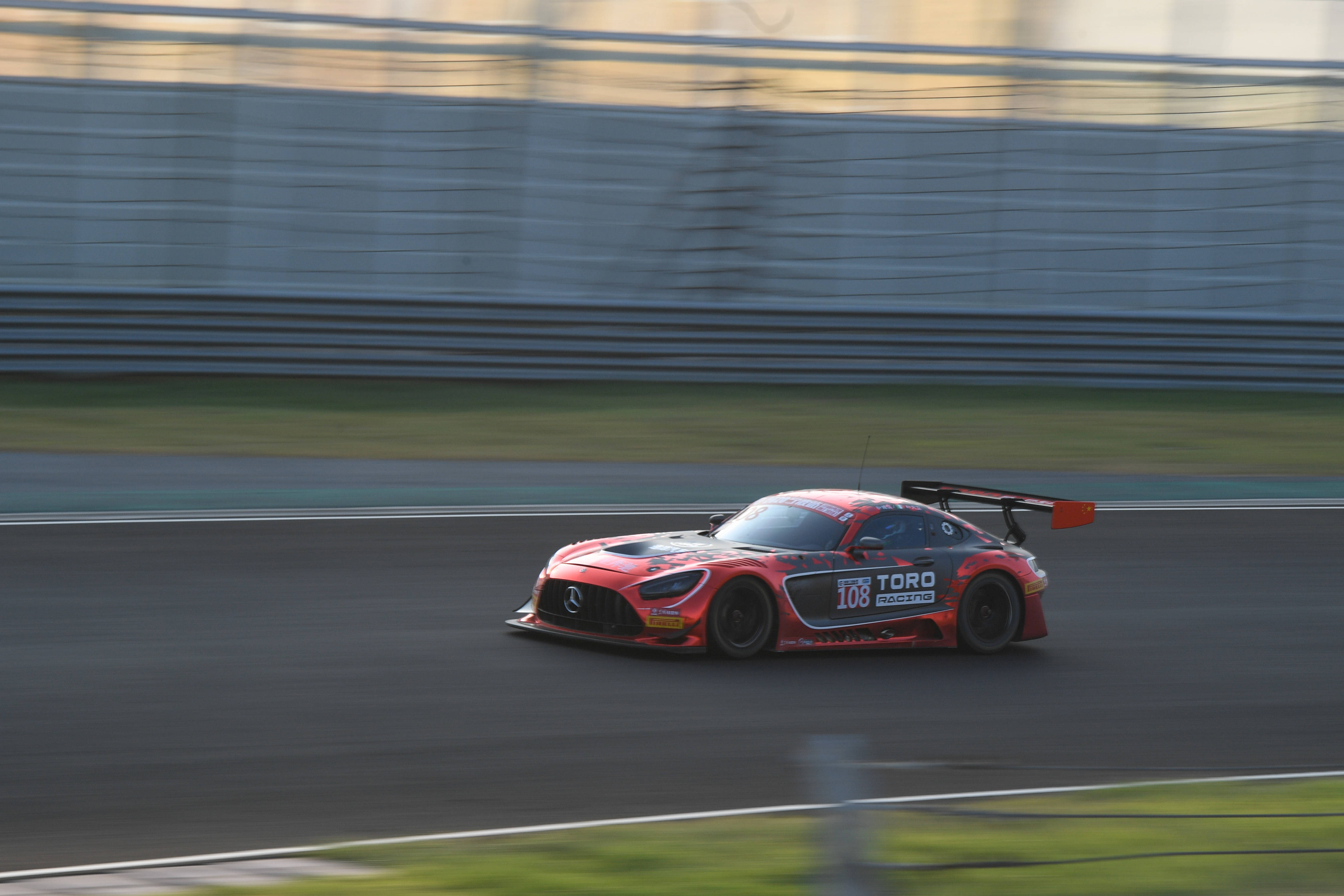 赛车——中国宁波汽车耐力赛:臧侃/大卫夺得国际杯gt3组冠军