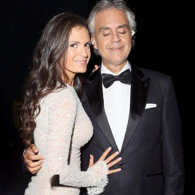 歌剧男高波切利与瑞士手表欧米茄