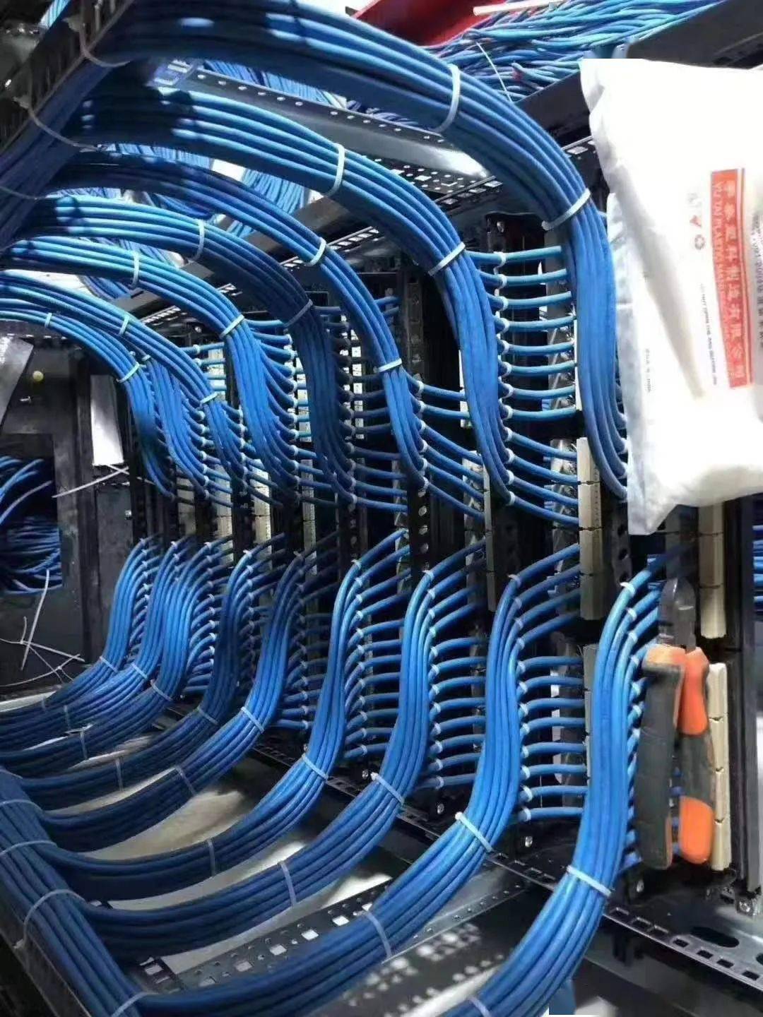 教你如何理线?关键方法要对!_光纤