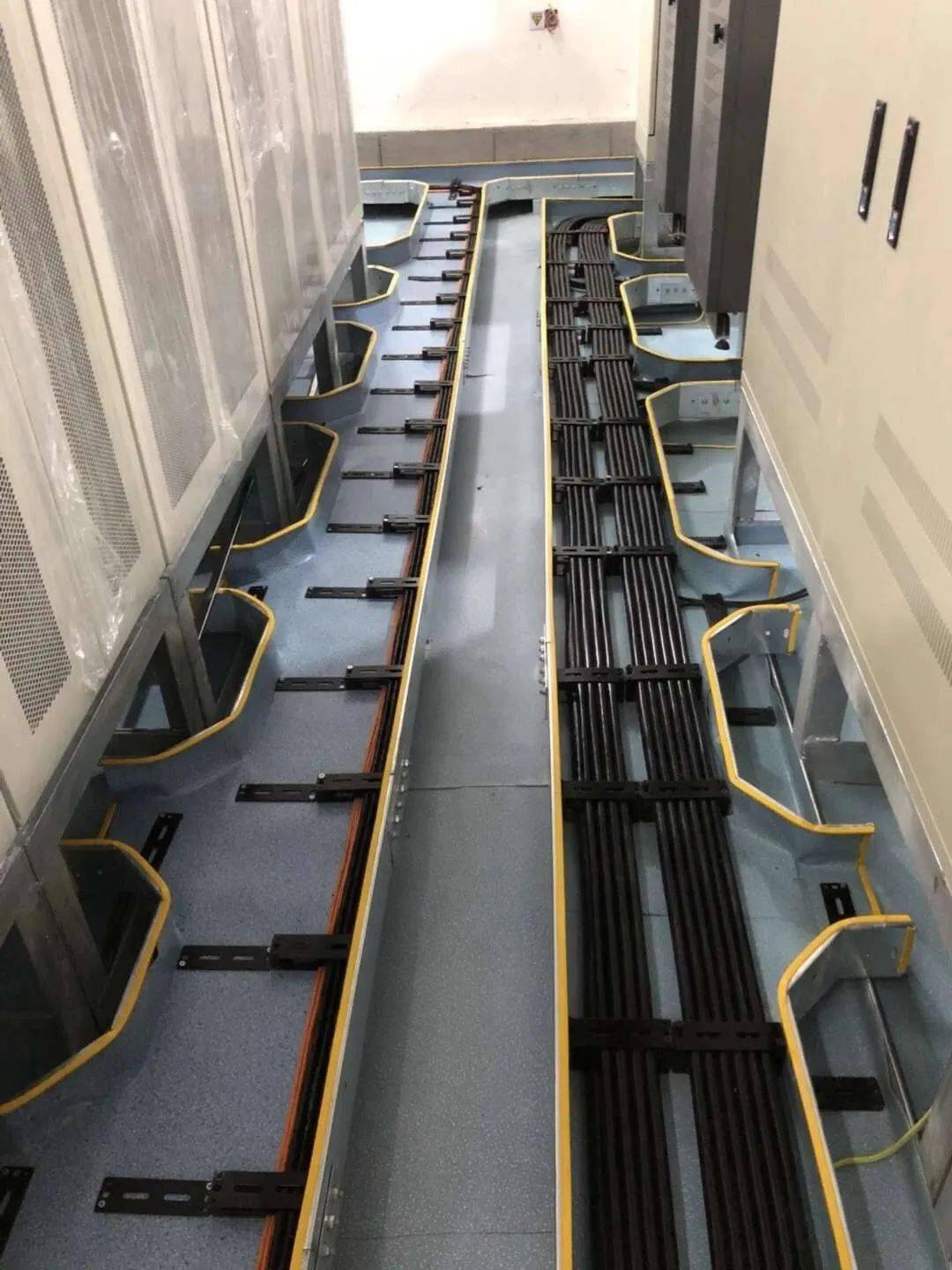 弱电机柜乱如何解决教你如何理线关键方法要对