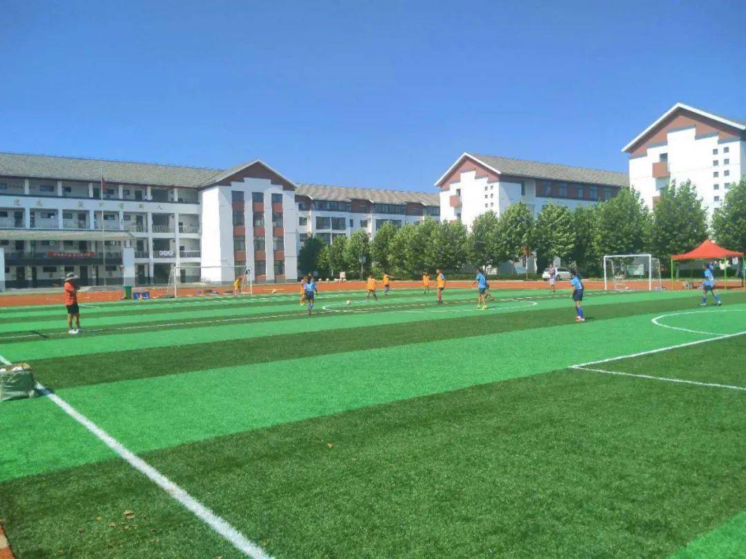 省青少年女足教练团队到泗县江上青小学选拔集训队员