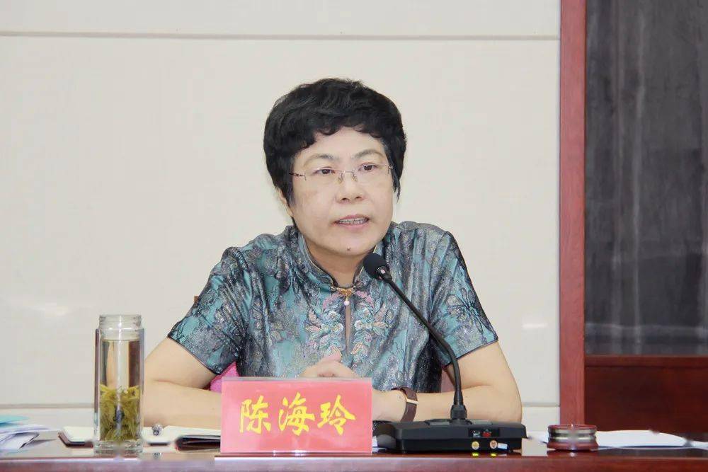 市委教育工委常务副书记,市教育局局长,党组书记陈海玲