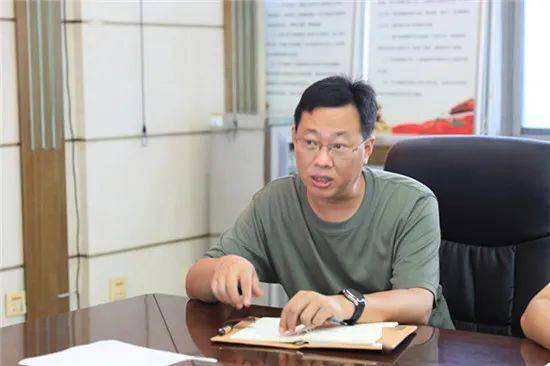 党工委副书记,办事处主任王保利对迎"国测"工作开展作具体部署.