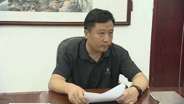 崔学民主持召开县委常委会