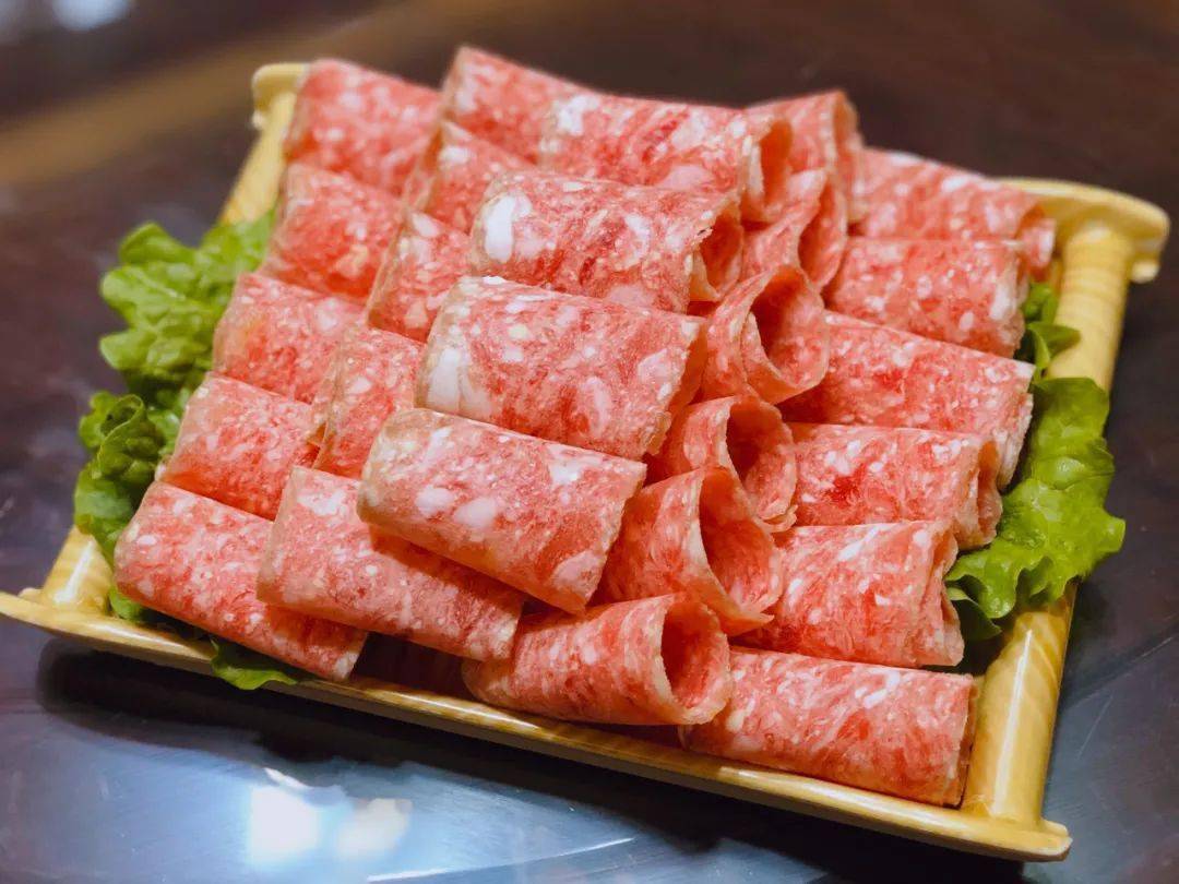 【老北京铜锅涮肉4人餐】五荤六素 肉欲来袭！118元享门市价318元，鲜切羊上脑+小肥羊+雪龙牛肉+羊尾油…-搜狐大视野-搜狐新闻