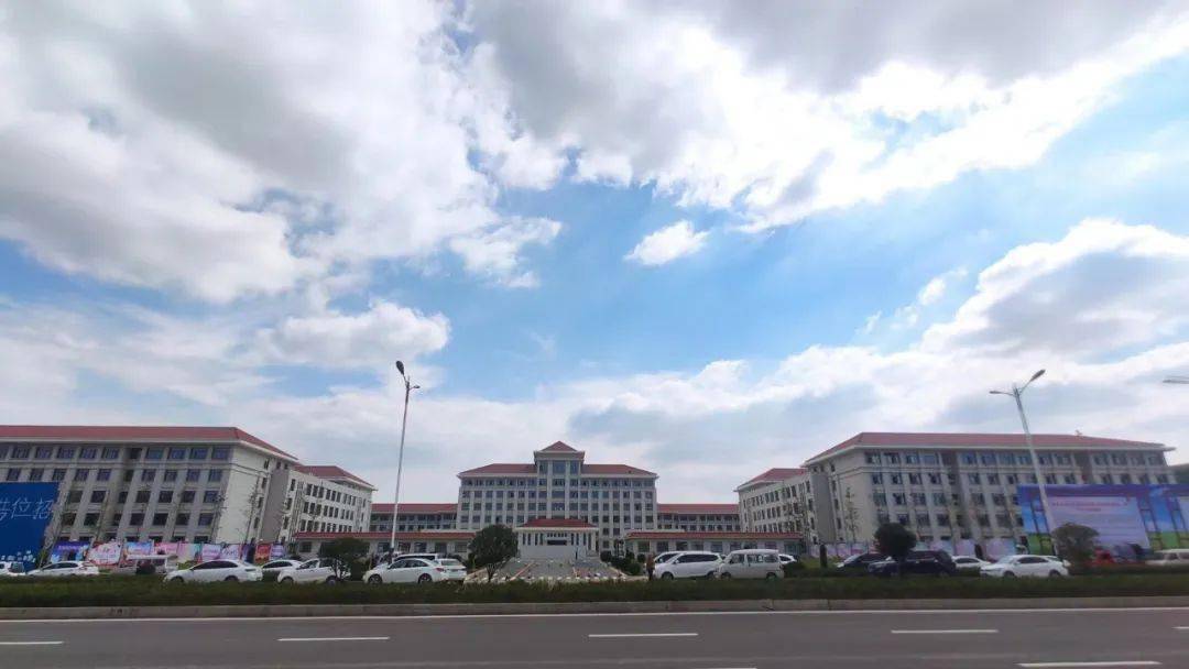 安阳新一中学高清大图!