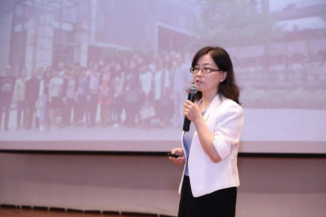 "开班第一课",希娅校长畅谈"核心素养落地"!