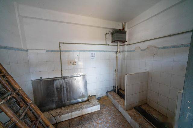 走进最上海的筒子楼隆昌公寓大城市有烟火气成网红打卡点