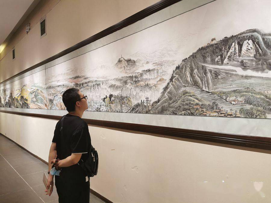 临夏州美术馆协办的"而今黄河更风流——孔德良先生山水画展"在甘肃省