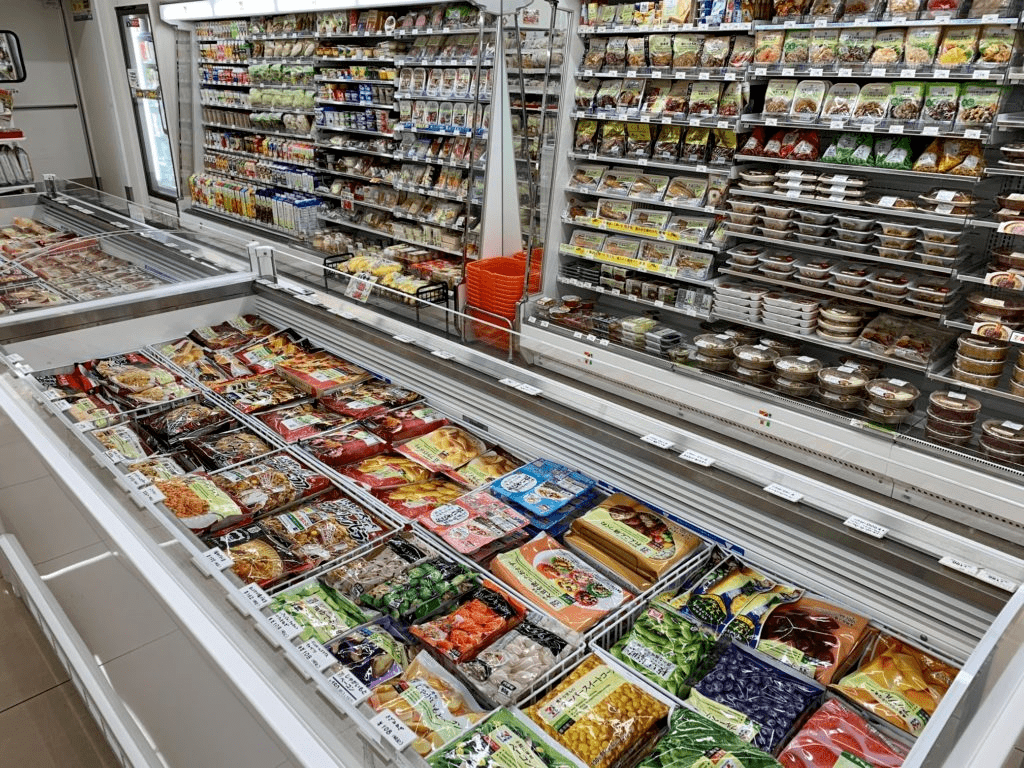 711便利店在日本关店1000家网友赶紧去买盒便当压压惊