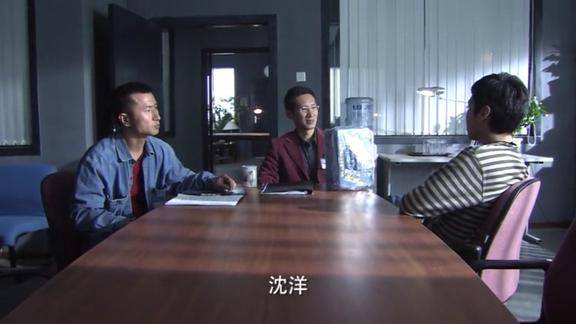 现场铁证杀人犯小小年纪竟懂得反侦查与警察针锋相对太嚣张