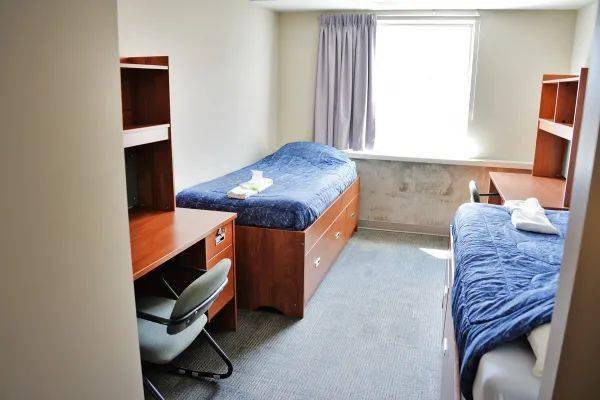 渥太华大学也将在今年秋天为学生开放五栋宿舍楼,每个宿