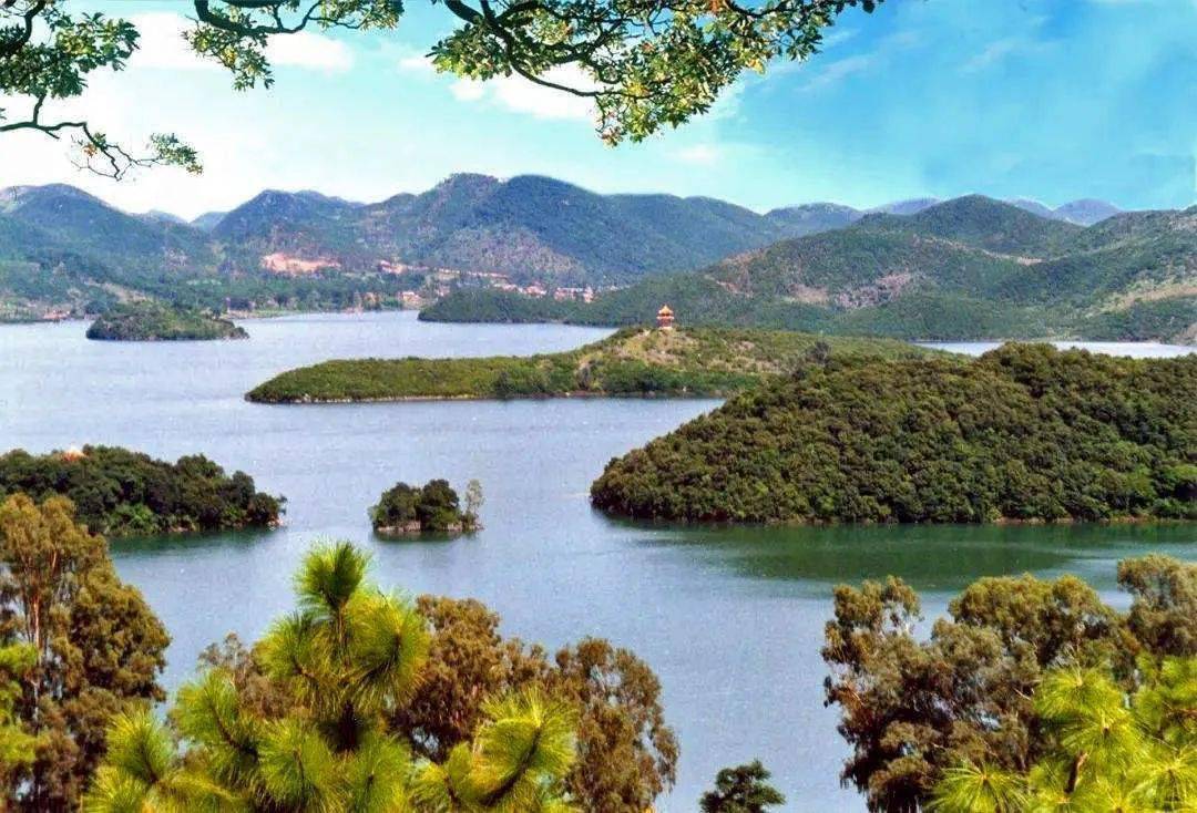 砚山浴仙湖风景名胜区图片