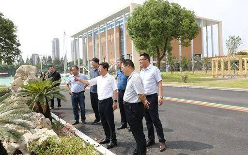 武进区委副书记代区长陈志良一行调研省武高新校区