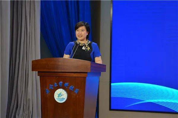 市委常委,统战部部长施燕萍对大赛的成功举办表示了热烈庆祝,并高度