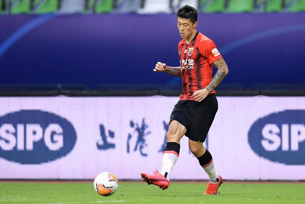 于睿完成上港首秀他说又回到顶级联赛需要继续努力