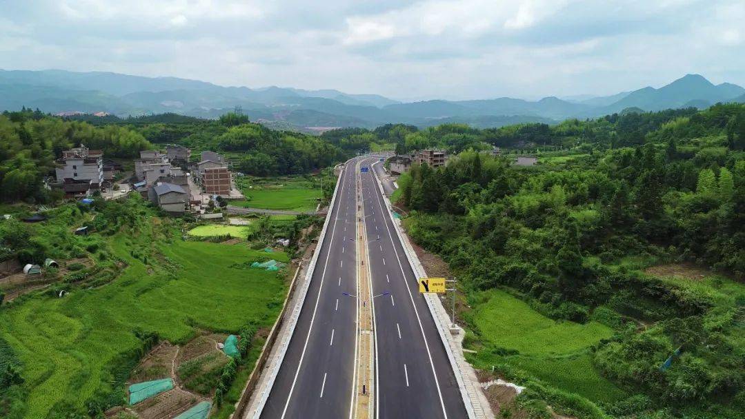 赞泰顺县235国道金北斗至牛栏岗段改建工程通过交工验收