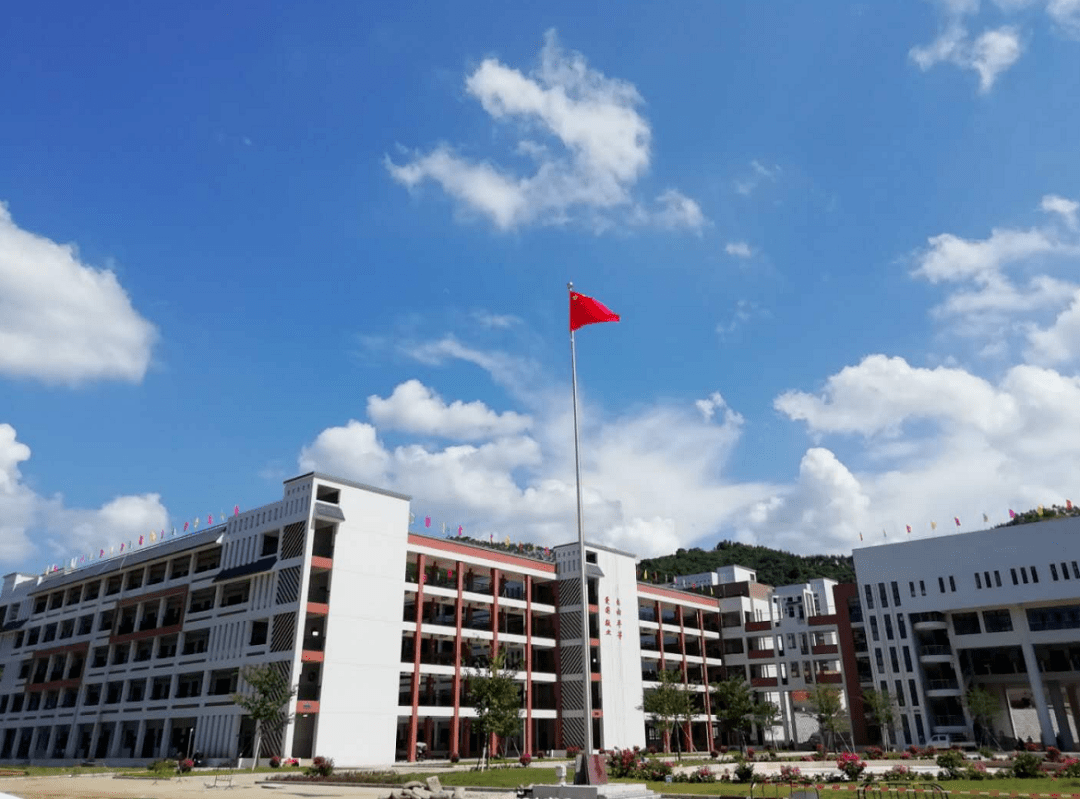 重磅封开县广信中学建成开学