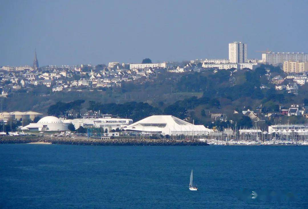 法国大西洋沿岸重要港口城市布雷斯特的有轨电车