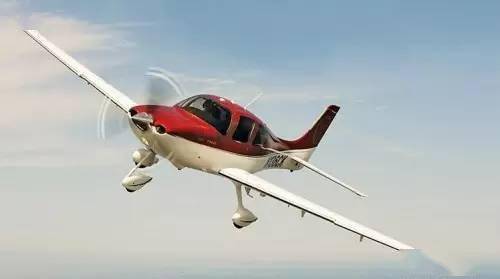 世界最好的小型单引擎私人飞机西锐cirrussr22