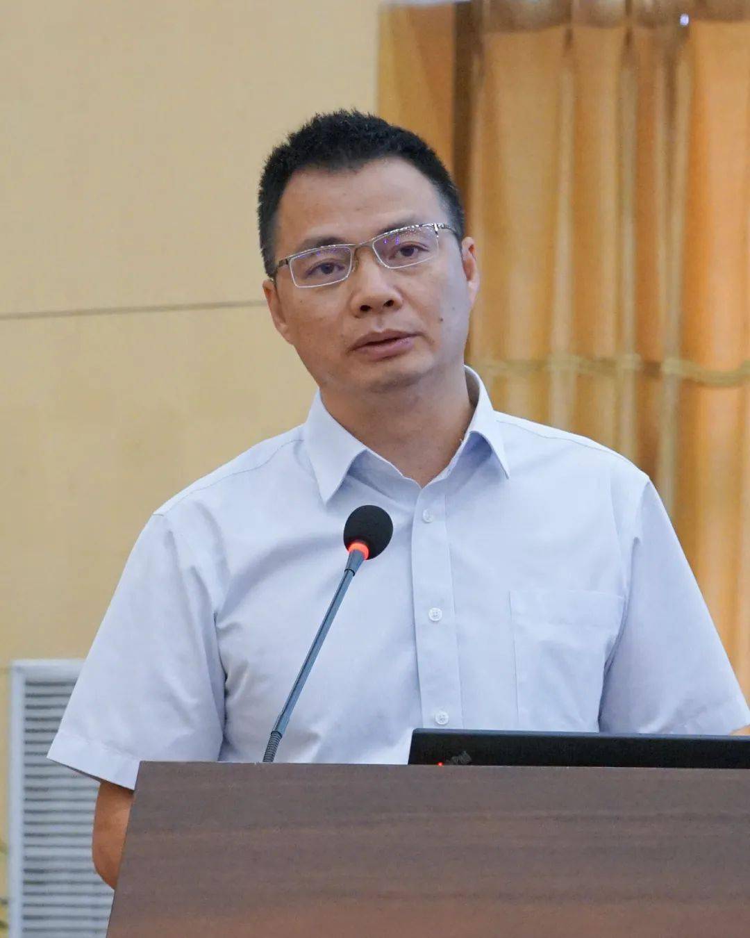 滑动查看更多领导讲话骆桂忠总经理从公司改革发展的深层思想问题入手