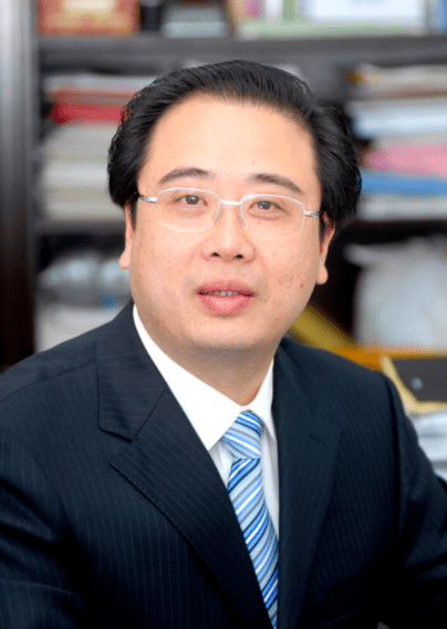 图源:厦门双十中学官网陈文强,1968年12月生,1991年毕业于华东师范