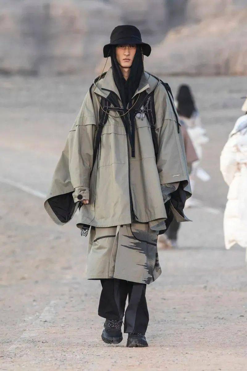 李宁又来搞事情在沙漠戈壁上演超燃时装秀