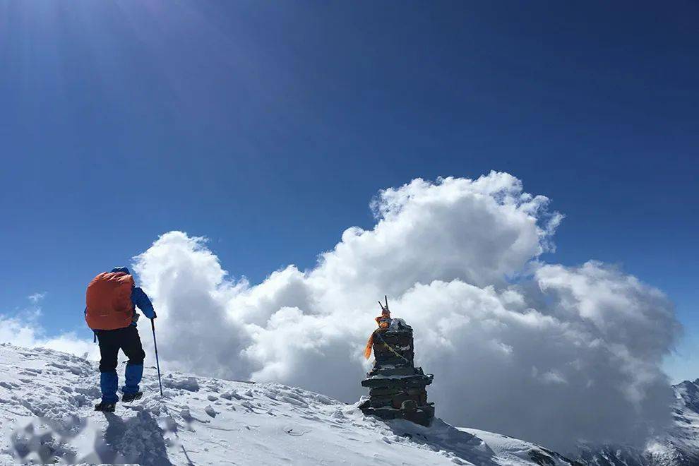 雪山攀登2020年09月30日10月05日初級雪山攀登四姑娘山二峰5276米國慶