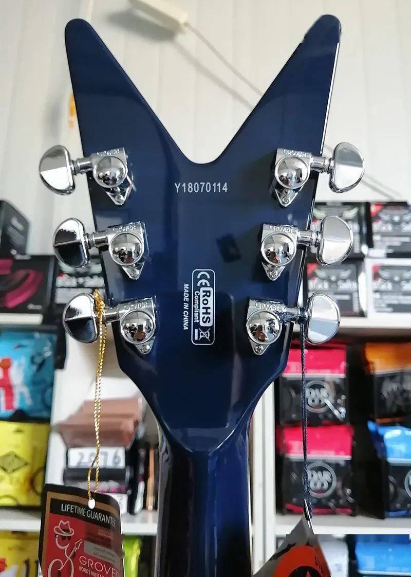 今日隆重拍卖dean金属电吉他journey旅行电箱吉他等