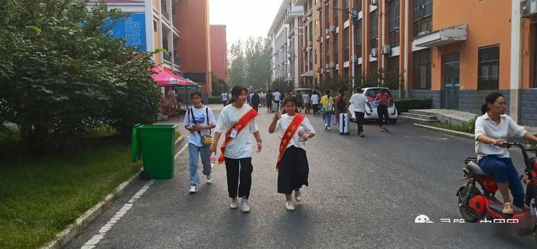 聚焦今天上午在灵璧一中拍到的