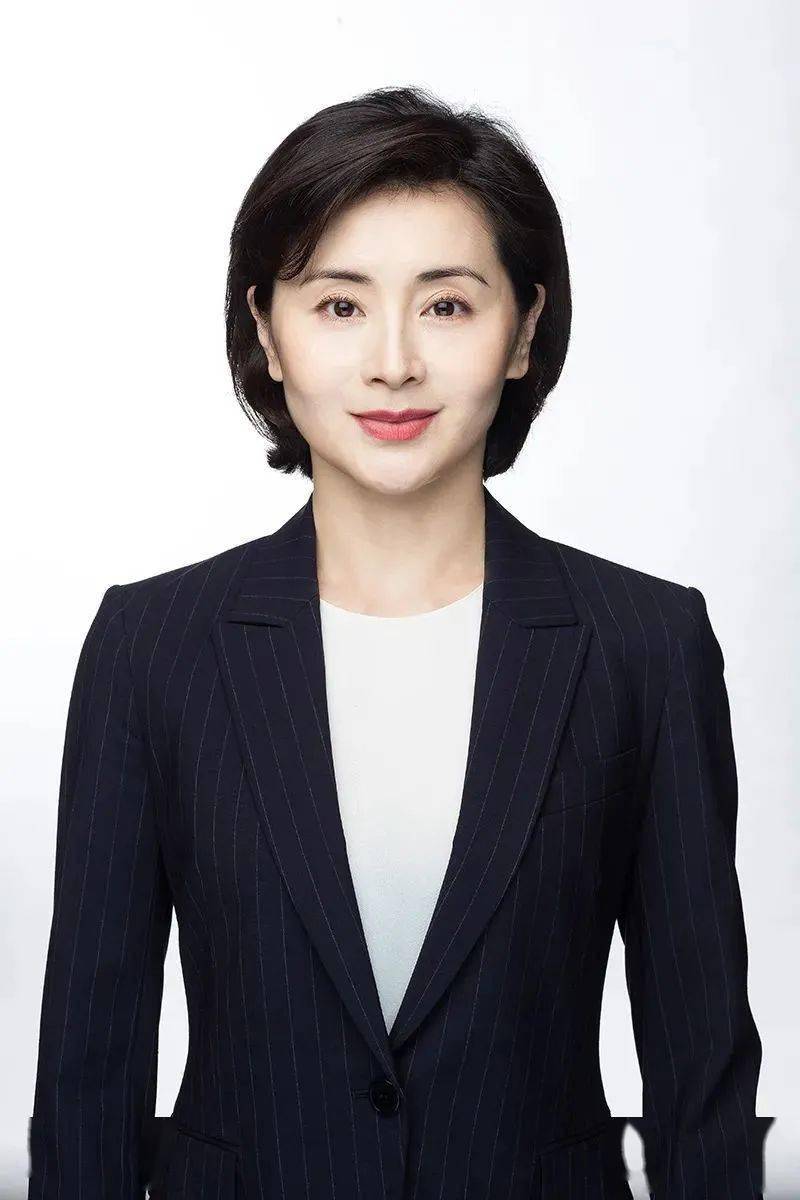 2,决定任命王子西为桂林市文化广电和旅游局局长;1,免去李永松的桂林