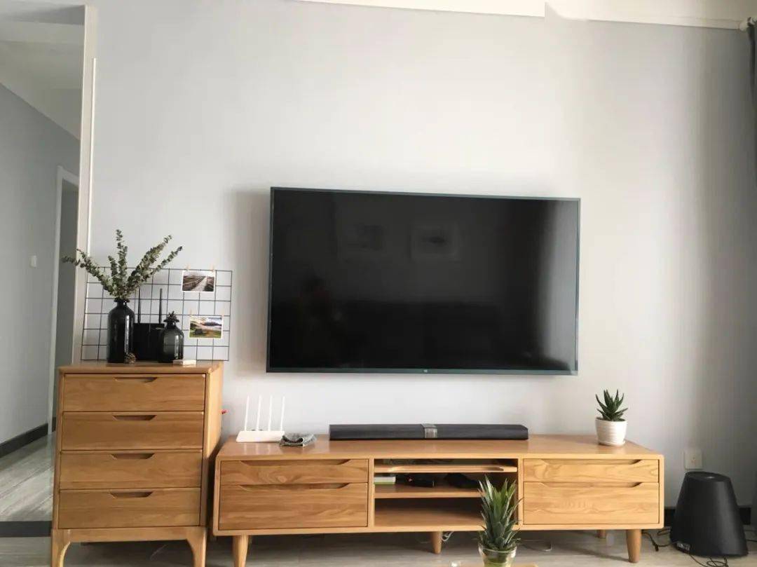 刷乳胶漆的电视墙简单省钱也耐看大方