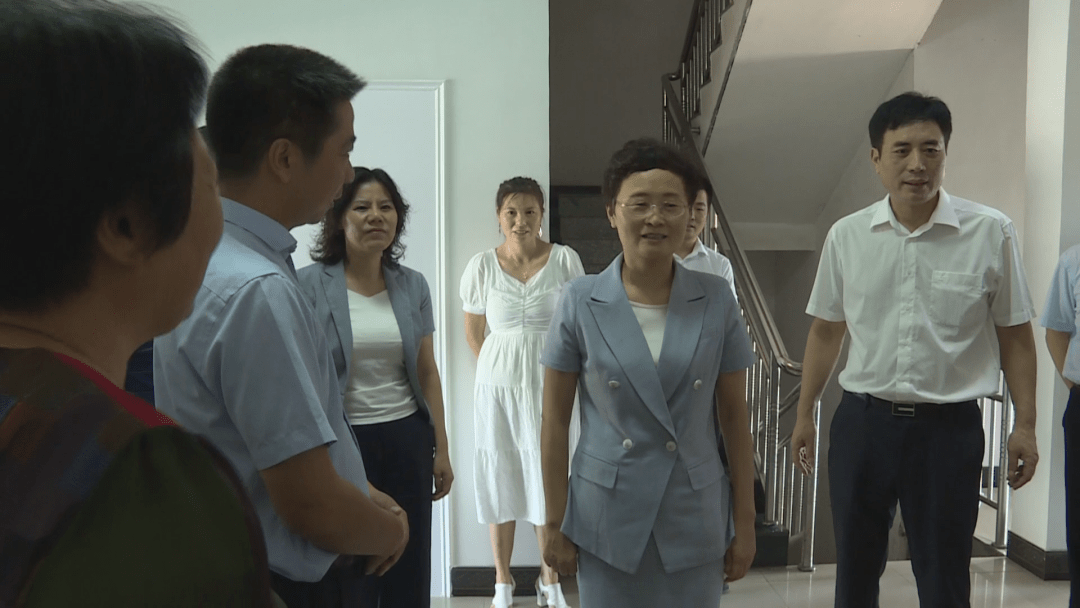 杨文英走访慰问广丰区抗战老同志_叶英