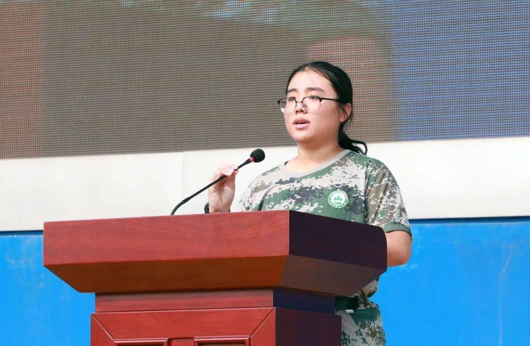 271教育挥洒青春汗水磨砺坚强意志昌乐二中国防教育课程开训第一天