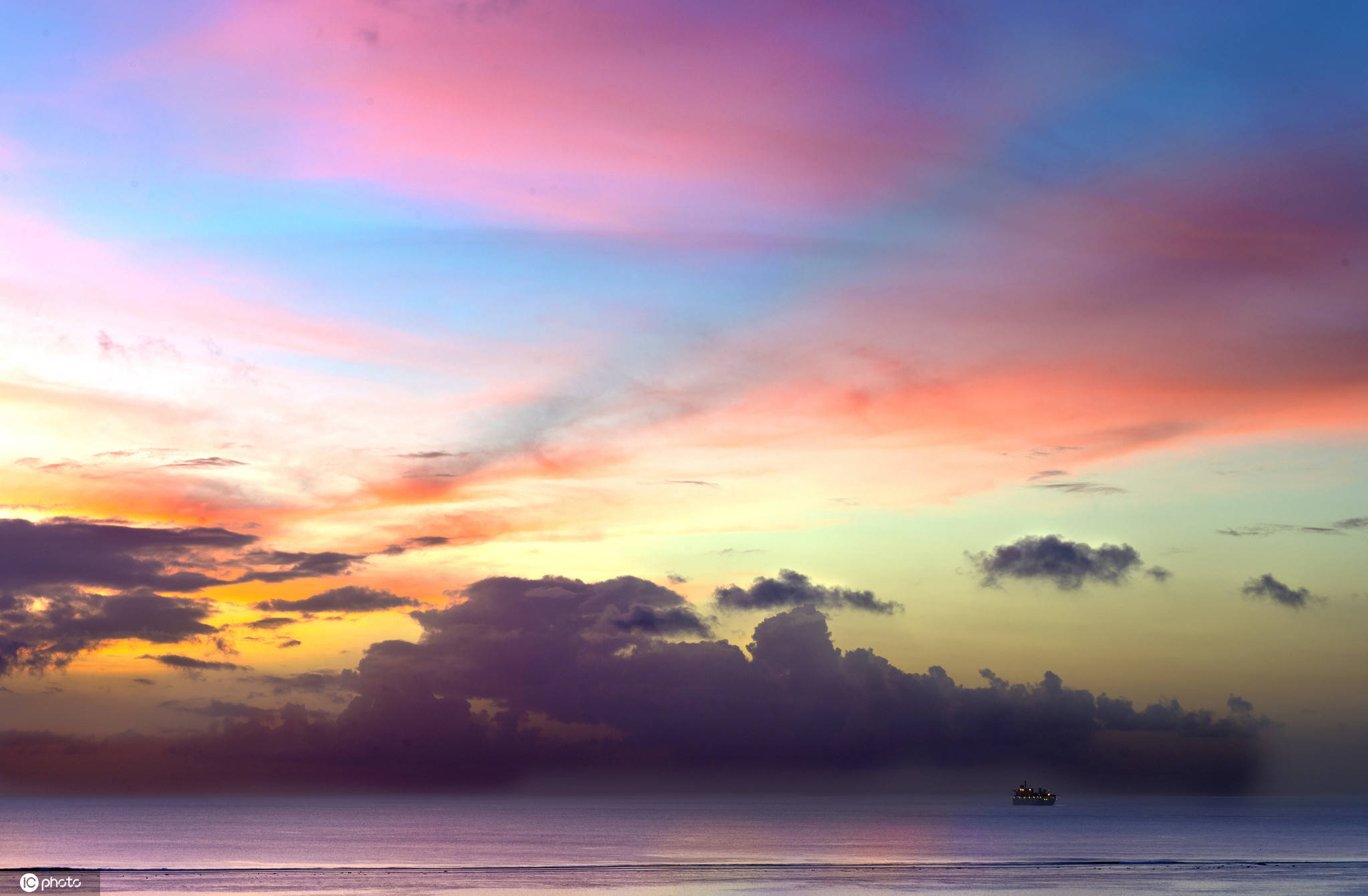 美到窒息!盘点刷爆朋友圈的各国晚霞绝美大片