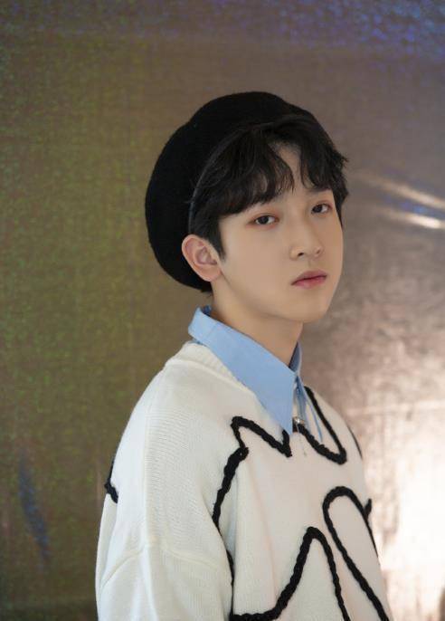 《八佰》票房破20亿,小湖北眼神戏出众,13岁张俊一未来可期