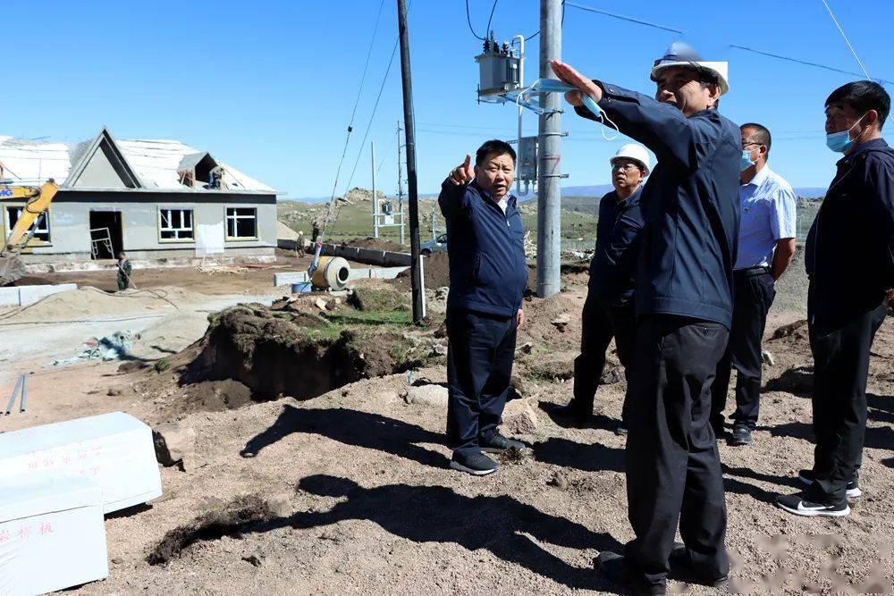 朱志甘到一六五团调研重点项目建设情况