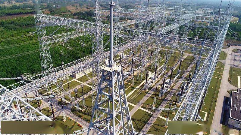 凤凰山变电站和我国首个1000千伏特高压交流试验示范工程的荆门变电站