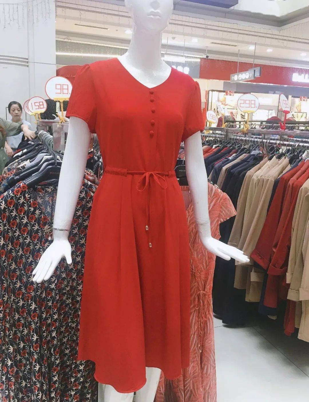 娅格国际女装特卖会低至68元!